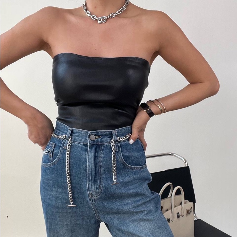 Leather top. Di style